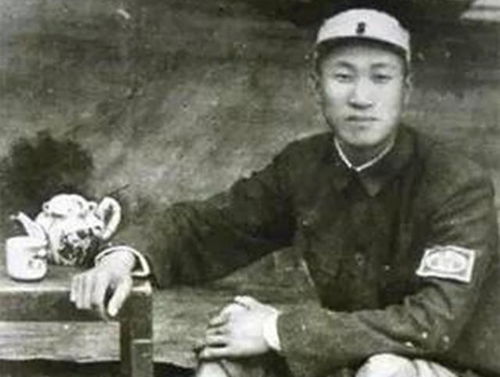 打仗冲锋总慢半秒,39人参军只有他一人存活,马未都 我爹是智兵